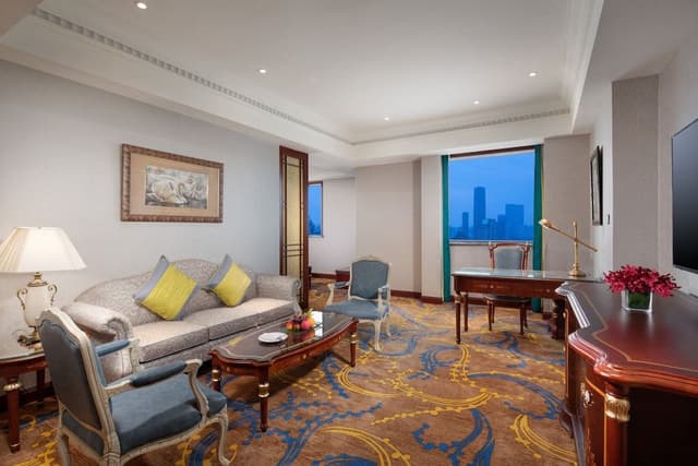Junior Suite, 1 King Bed (High Floor)