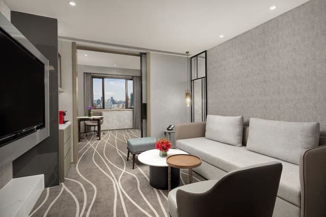 Suite, 1 Bedroom (Worklife)