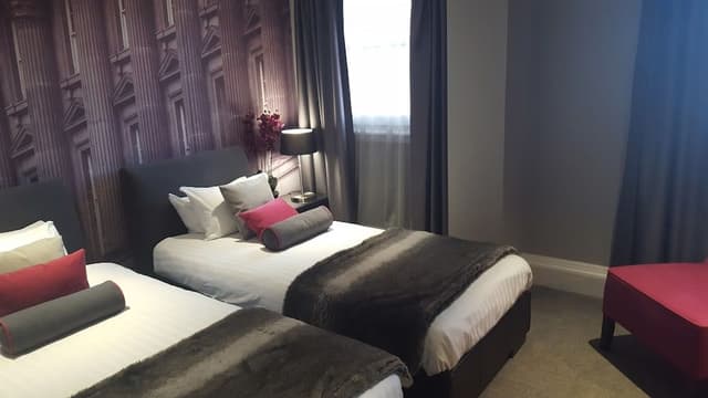 Deluxe Twin Room