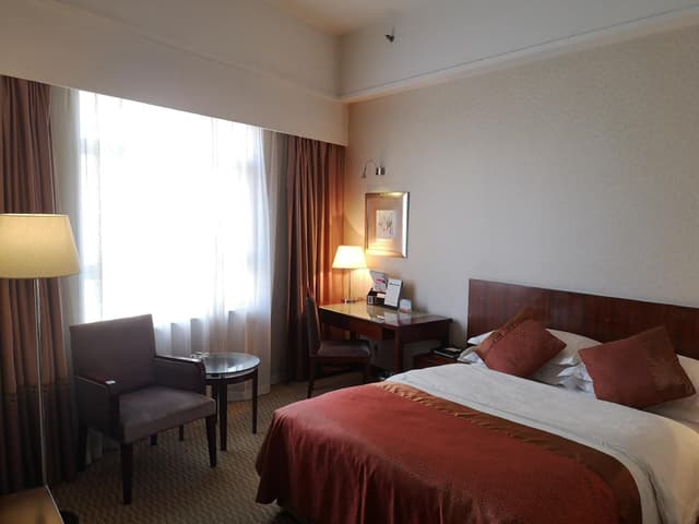 Deluxe King Room