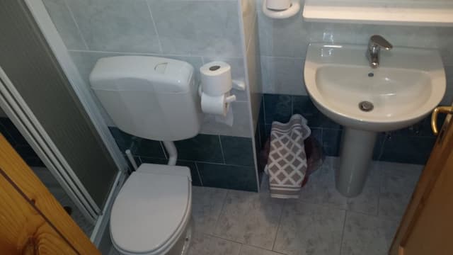 Economy Triple Room