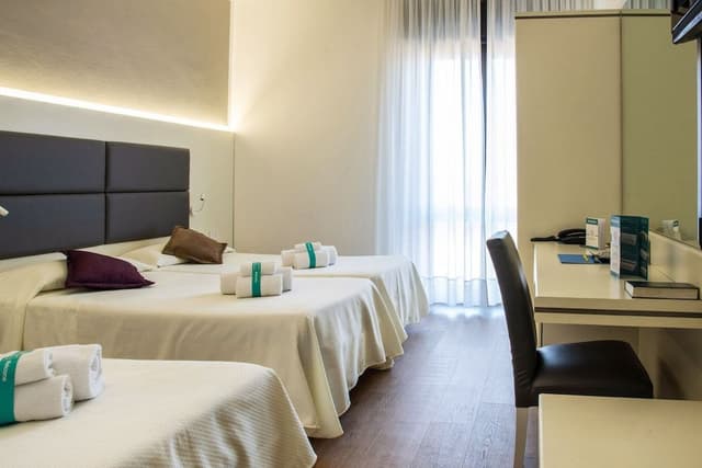 Business Triple Room, Balcony