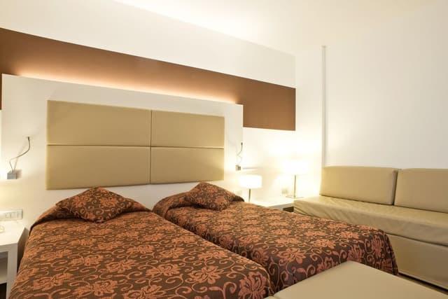 Deluxe Double Room Single Use