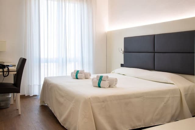 Business Triple Room, Balcony