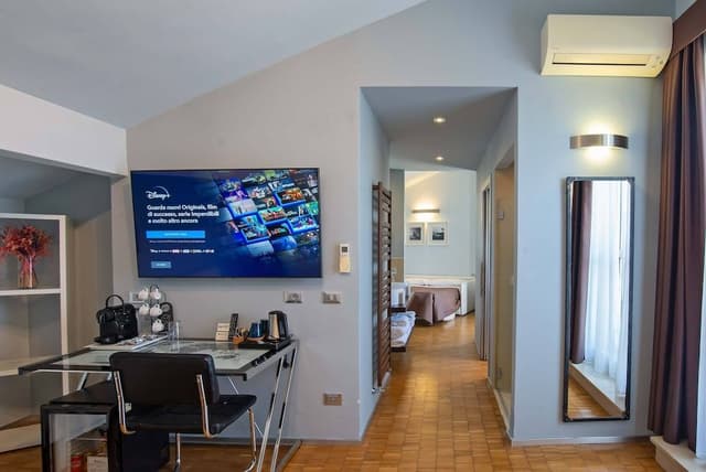 Panoramic Suite, Jetted Tub