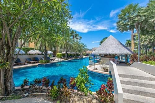 Deluxe Family Pool View