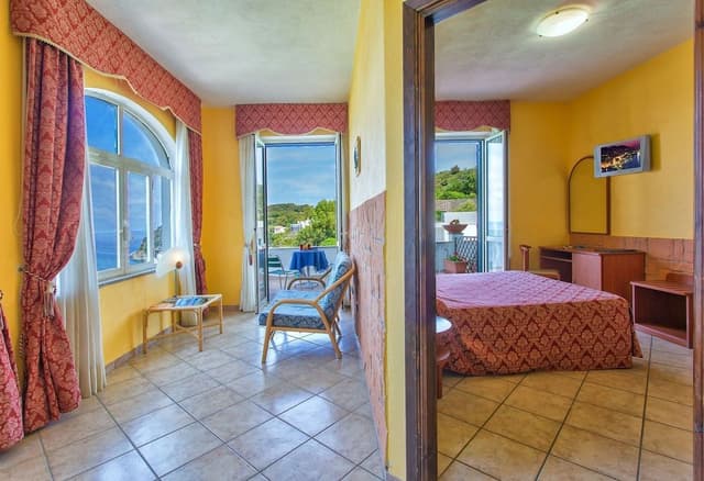Comfort Triple Room
