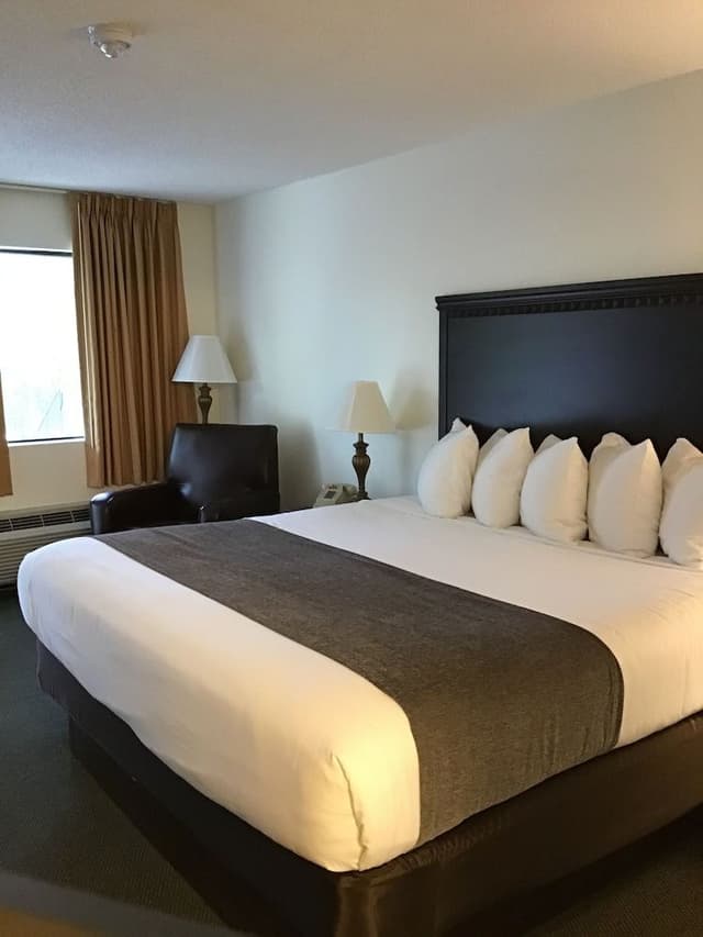 Classic Room, 1 King Bed