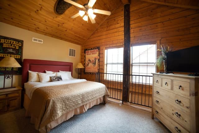 Family Cabin, 2 Bedrooms, Jetted Tub
