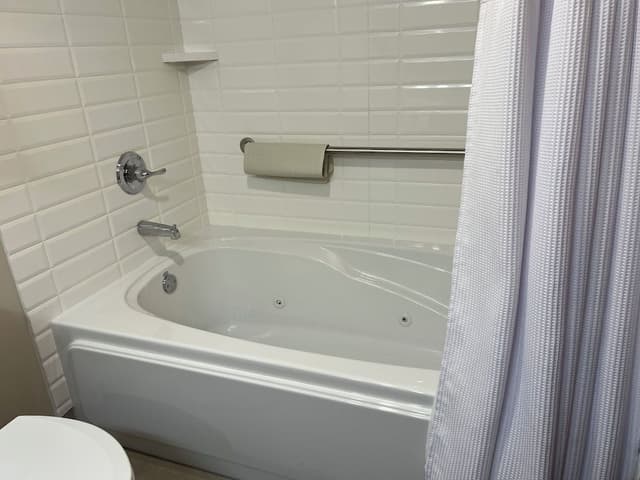 Classic Room, 2 Queen Beds with Jetted Tub