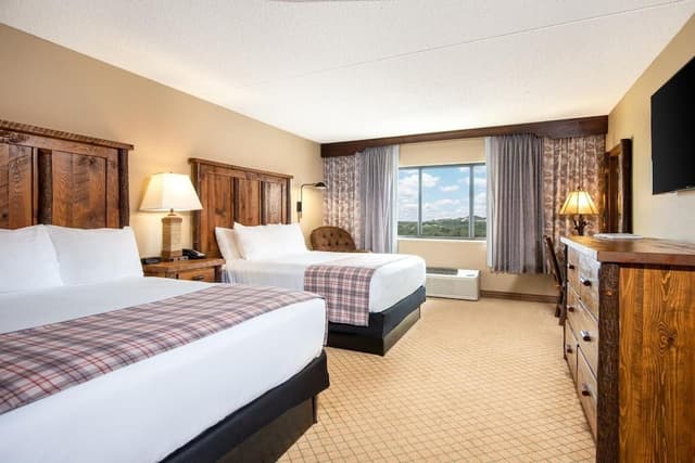 Classic Room, 2 Queen Beds with Jetted Tub