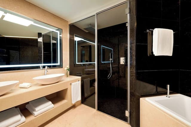 Suite, 1 King Bed