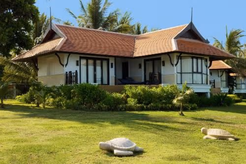 Beachfront Pool Villa