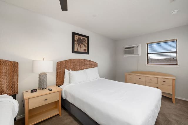 3 Bdrm Luxury Condo Jacuzzi w/ Kitchen