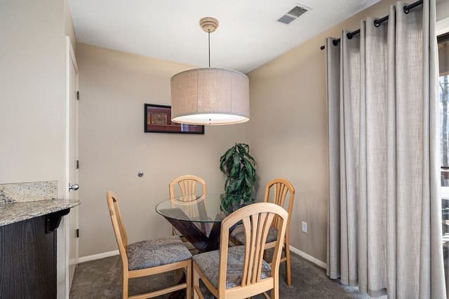 Deluxe Condo, 2 Bedrooms, Kitchen