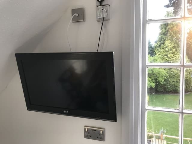Basic Single Room, Ensuite, Garden View