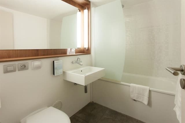 Standard Room, Multiple Beds (Junior Bed up to 10 years)