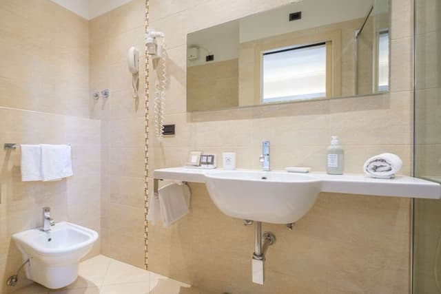Double Room (Gold)