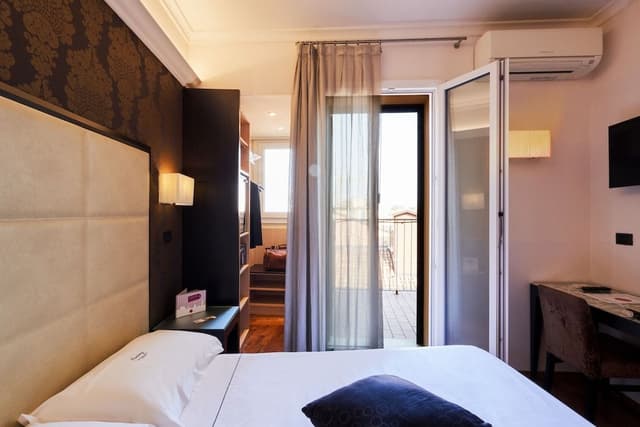 French Bed con vista