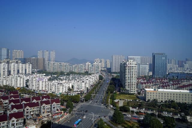 Room, 2 Twin Beds, City View