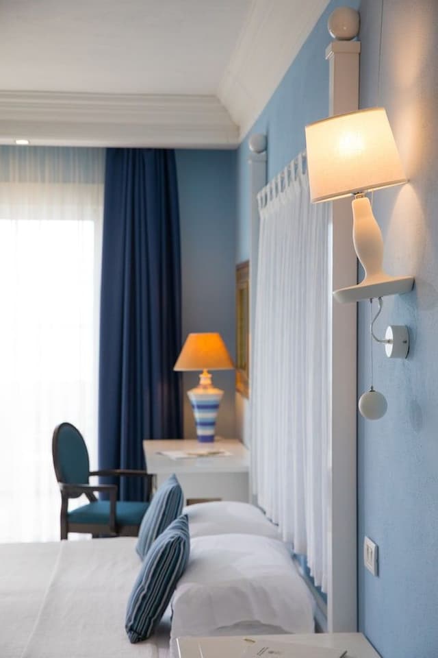 Junior Room, Sea View