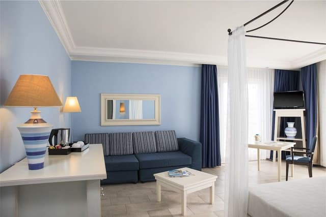 Junior Room, Sea View