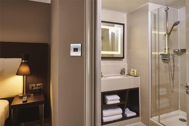 TWIN DELUXE ROOM