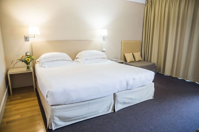 Double Room, Partial Lake View