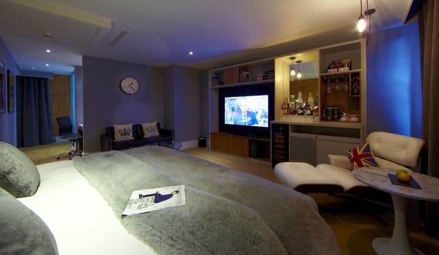Signature Suite