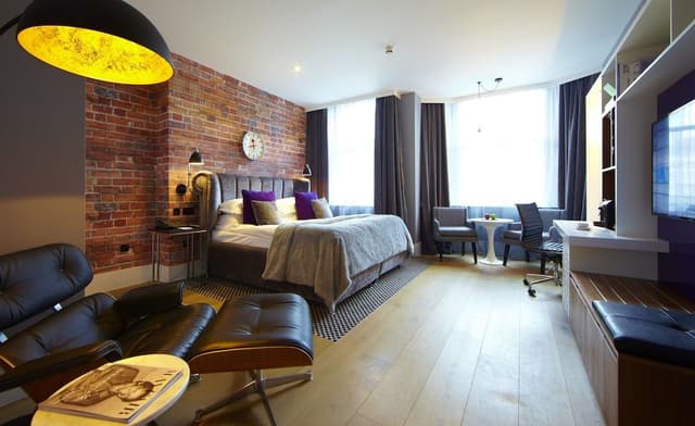 Club Deluxe Room