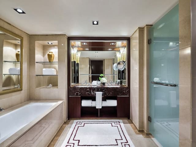Club Premier Suite - King