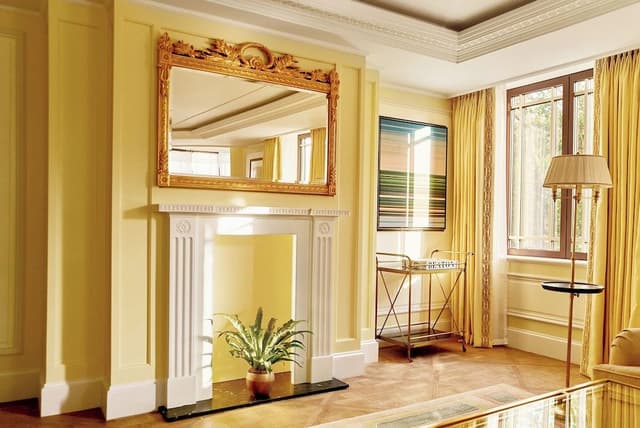 Suite (Dorchester)