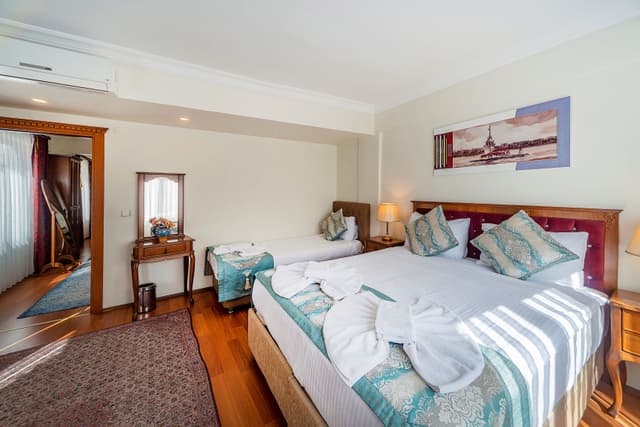 Deluxe Suite