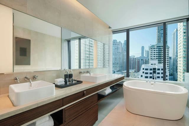 Club Suite, 1 King Bed (Corner)