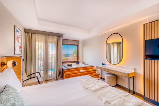Comfort Standard with Jacuzzi 13+