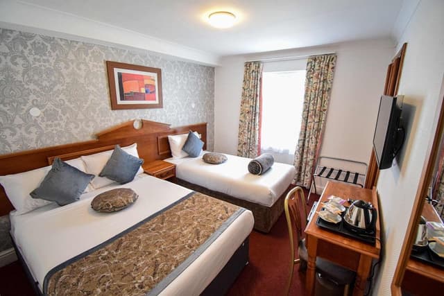 Triple Room