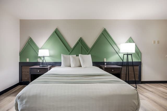 Deluxe Room, 1 King & 1 Queen