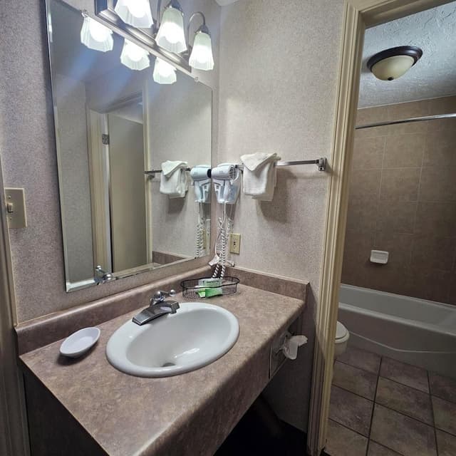 Two Queen Bed Motel Unit