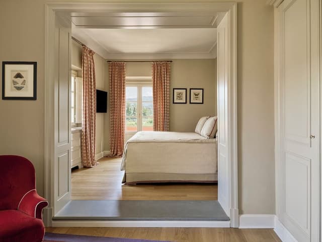 Junior Suite (Top garden or river view)