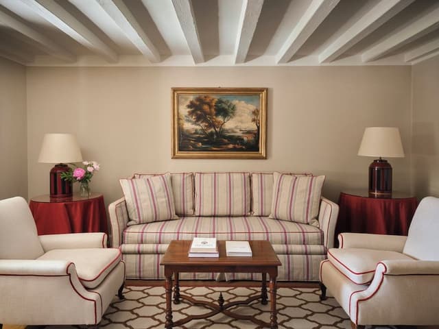 Suite (garden or river view)