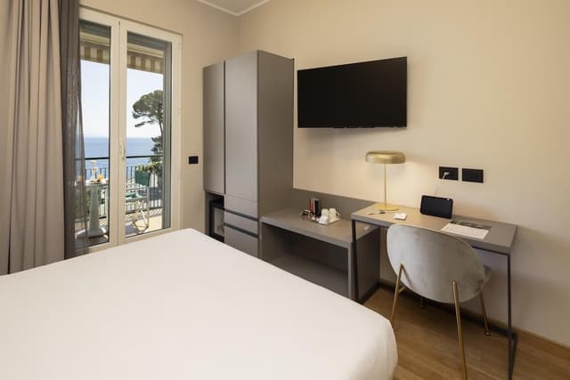Standard Room, 1 Queen Bed, Terrace, Sea View