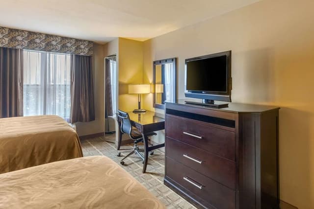 Suite, 2 Queen Beds, Non Smoking