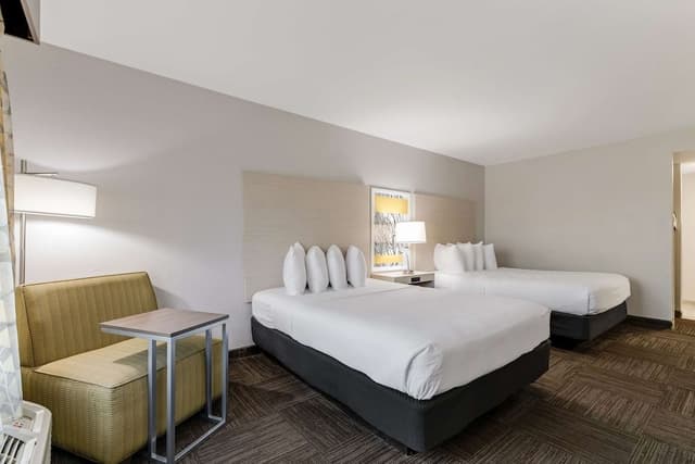 Standard Room, 2 Queen Beds, Non Smoking, Microwave