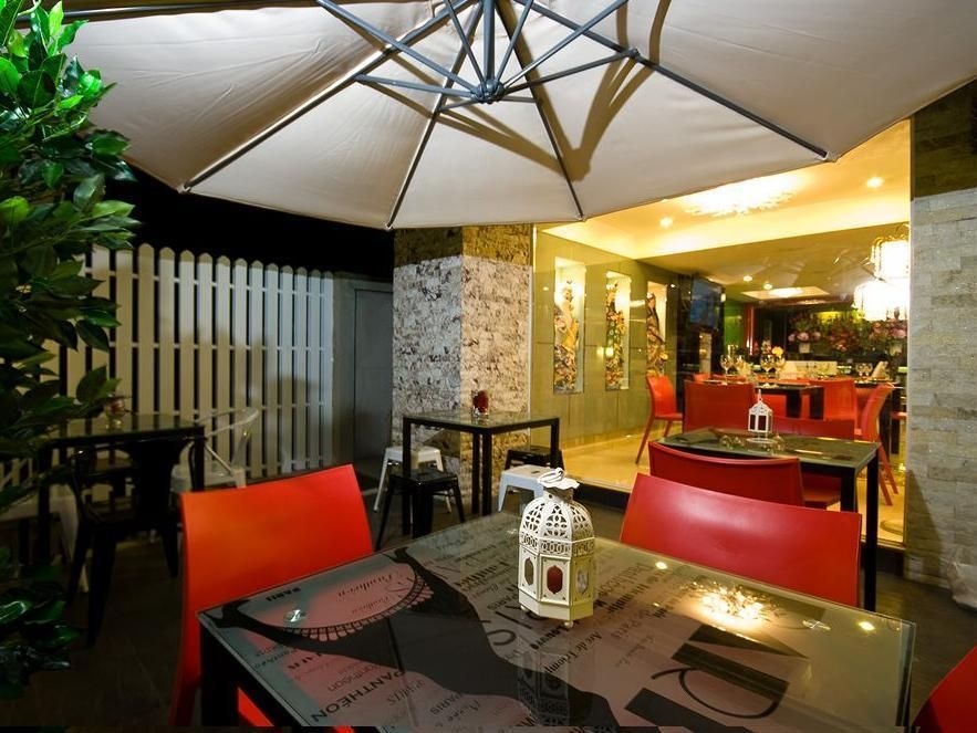 เบิร์น โอ๊ค โมเทล (Burnt Oak Motel)3