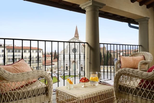 Suite, City View