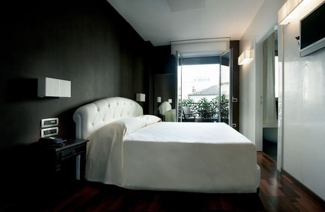 Suite, Balcony