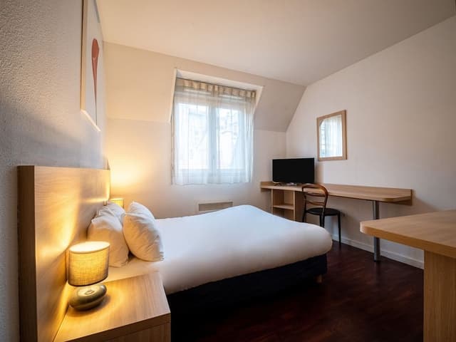 Studio, 1 Double or 2 Twin Beds