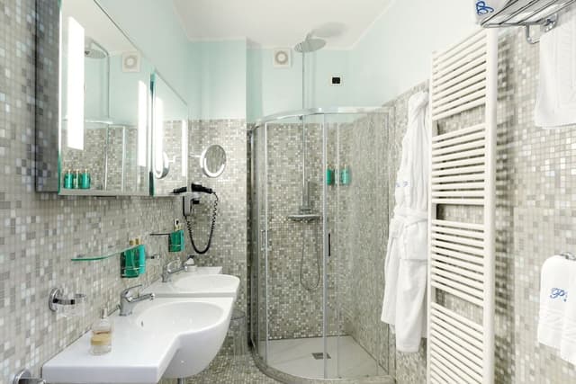Junior Suite, 1 King Bed, Balcony, Partial Sea View