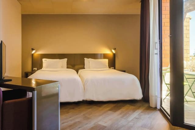 Deluxe Room, 2 Twin Beds, Balcony, Sea View