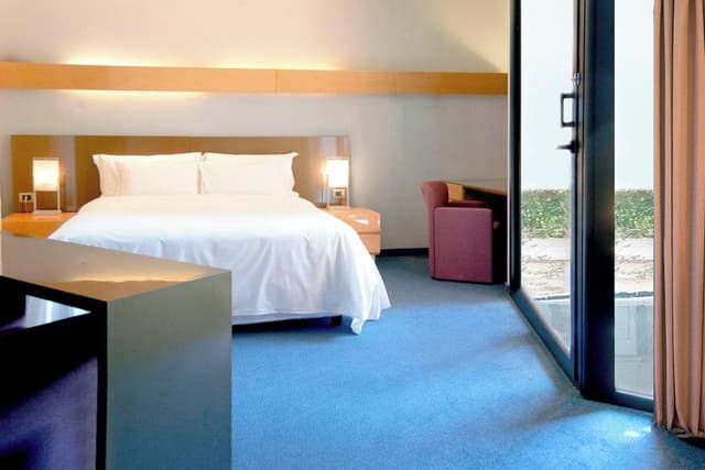 Superior Room, 1 King Bed, Balcony